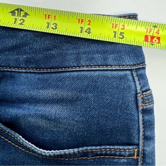 MAURICES Women’s Blue Jeans Sz Medium (9/11) Distressed Mid-Rise Medium Wash - Picture 8 of 12